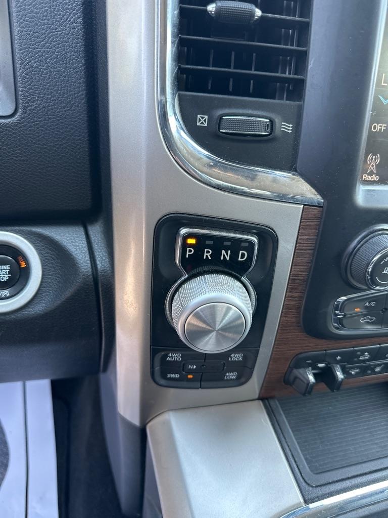 RAM 1500 Laramie 4x4 Crew Cab 5'7" Box 2017