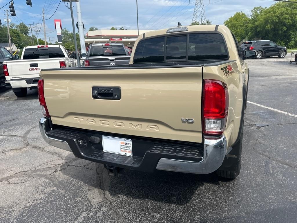 Toyota Tacoma 4WD Double Cab V6 MT TRD Off Road (Natl) 2016