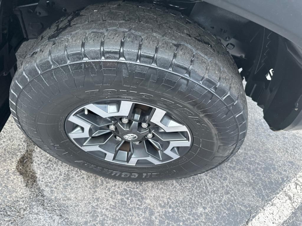 Toyota Tacoma 4WD Double Cab V6 MT TRD Off Road (Natl) 2016