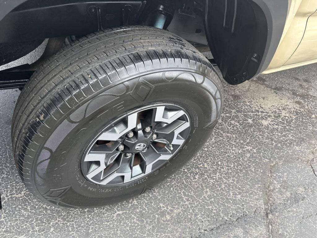 Toyota Tacoma 4WD Double Cab V6 MT TRD Off Road (Natl) 2016