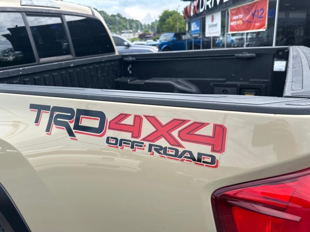 Toyota Tacoma 4WD Double Cab V6 MT TRD Off Road (Natl) 2016