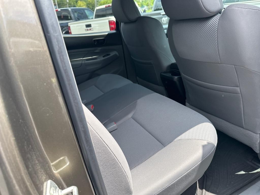 Toyota Tacoma 4WD Double Cab V6 MT (Natl) 2012