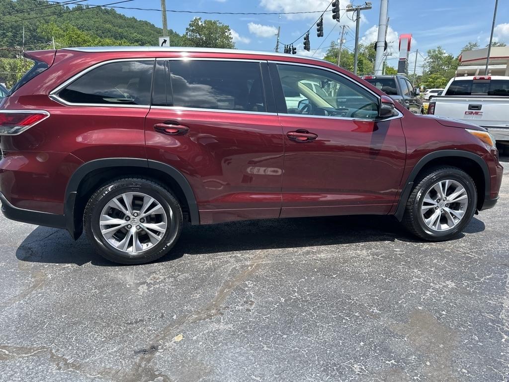 Toyota Highlander AWD 4dr V6 XLE (Natl) 2015