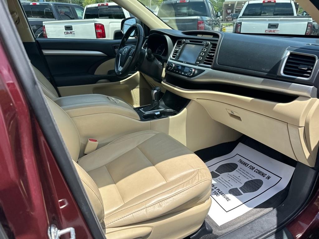 Toyota Highlander AWD 4dr V6 XLE (Natl) 2015