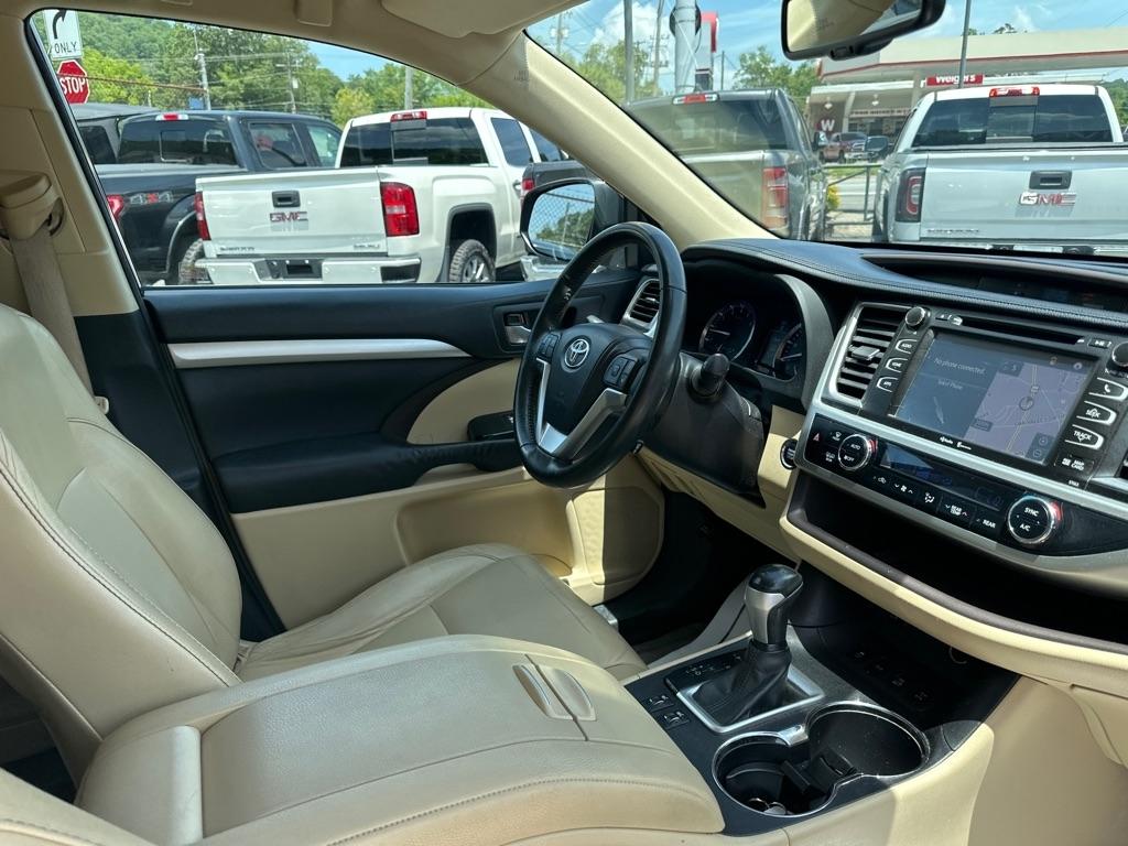 Toyota Highlander AWD 4dr V6 XLE (Natl) 2015