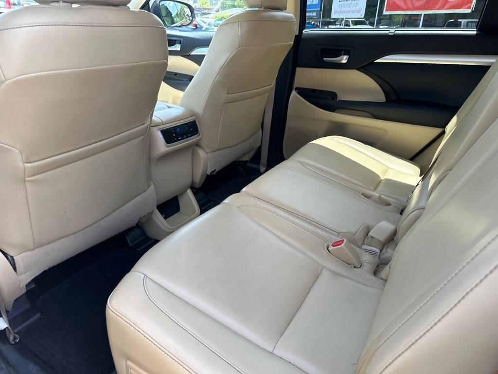 Toyota Highlander AWD 4dr V6 XLE (Natl) 2015