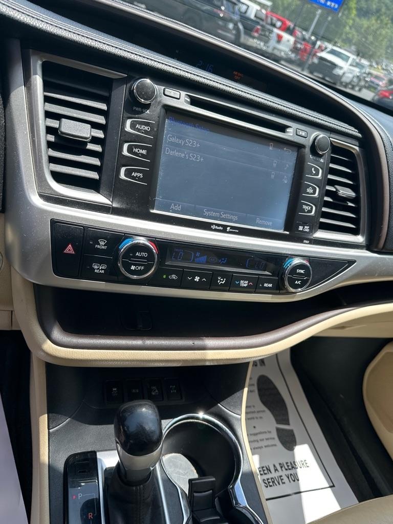 Toyota Highlander AWD 4dr V6 XLE (Natl) 2015
