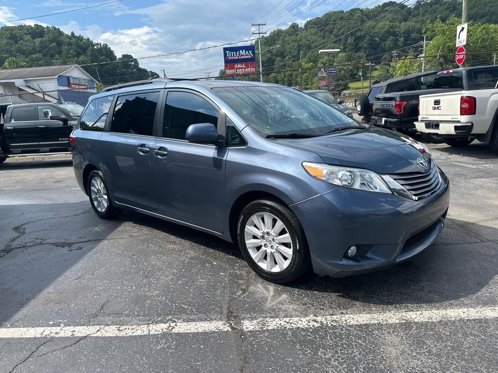 Toyota Sienna 5dr 7-Pass Van XLE Premium AWD (Natl) 2015
