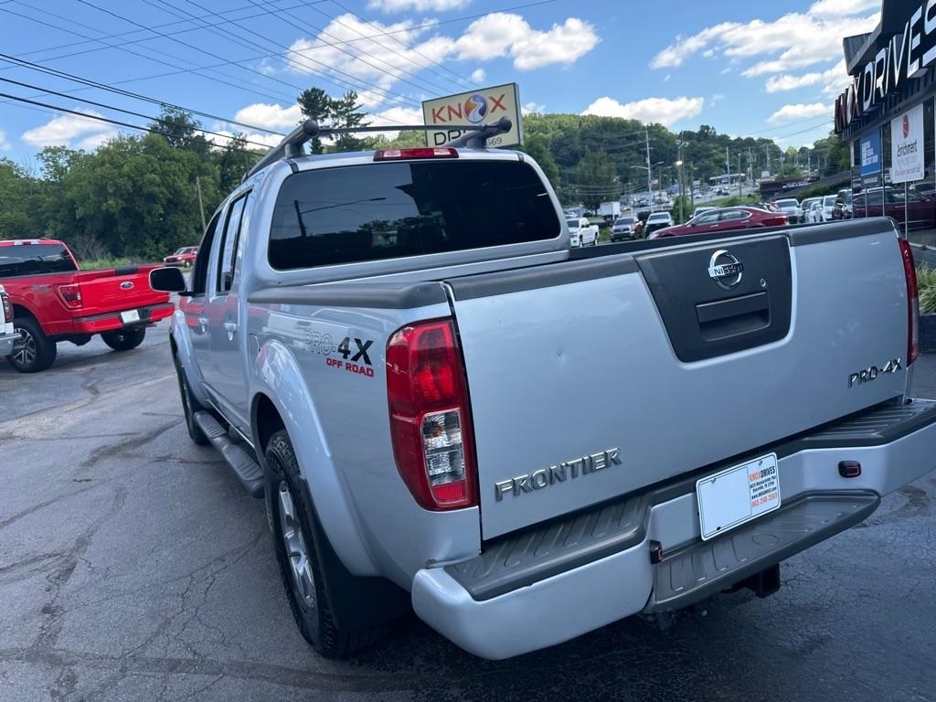 Nissan Frontier 4WD Crew Cab SWB Auto PRO-4X 2012