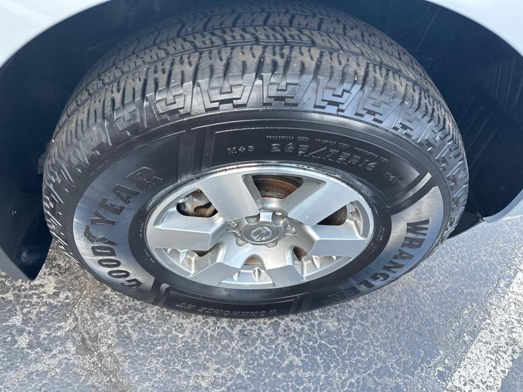 Nissan Frontier 4WD Crew Cab SWB Auto PRO-4X 2012