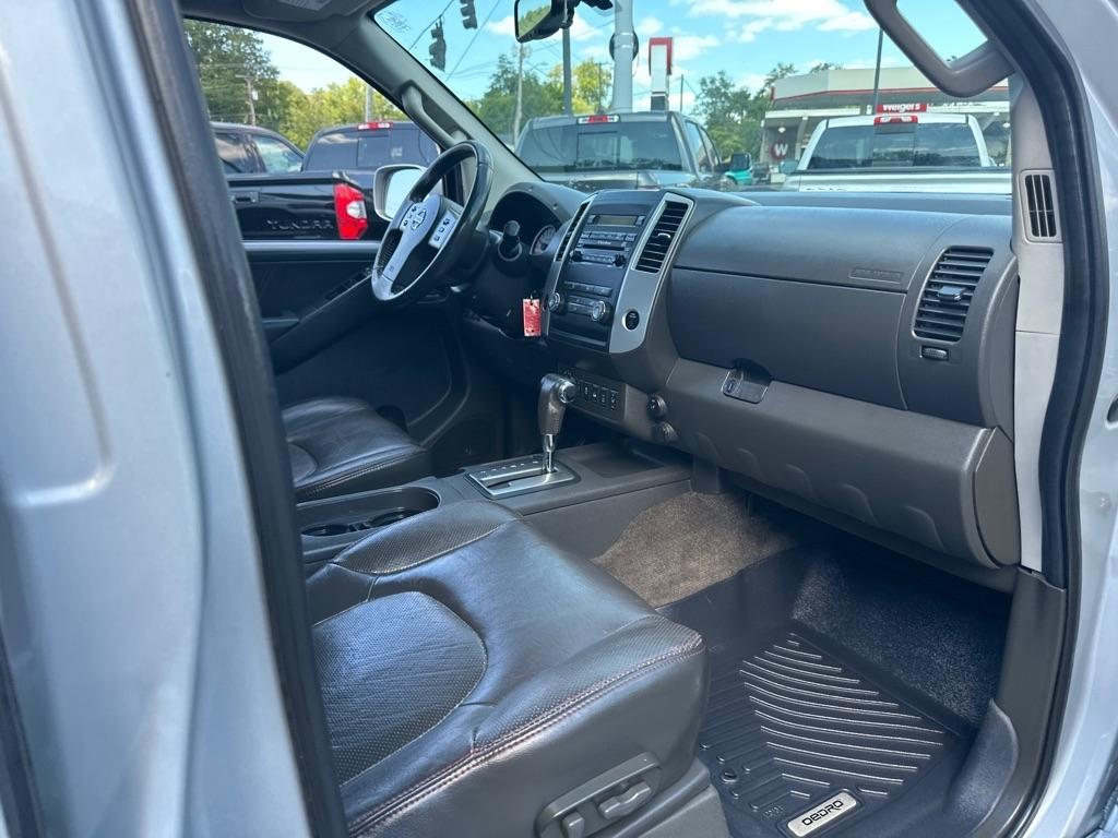 Nissan Frontier 4WD Crew Cab SWB Auto PRO-4X 2012
