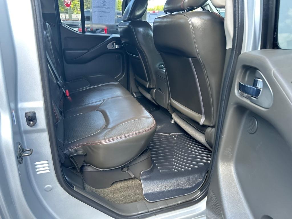 Nissan Frontier 4WD Crew Cab SWB Auto PRO-4X 2012