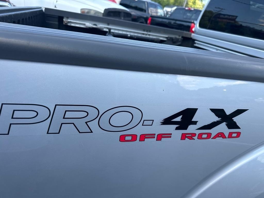 Nissan Frontier 4WD Crew Cab SWB Auto PRO-4X 2012