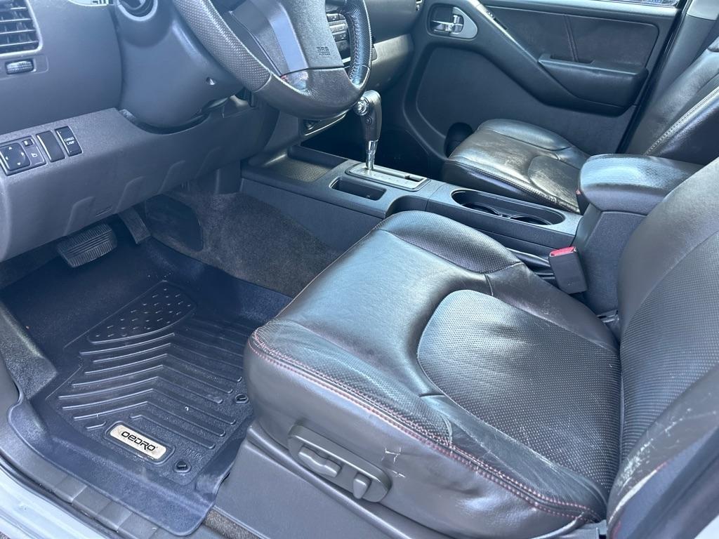 Nissan Frontier 4WD Crew Cab SWB Auto PRO-4X 2012