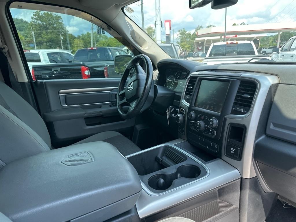 RAM 1500 4WD Crew Cab 140.5" Big Horn 2016