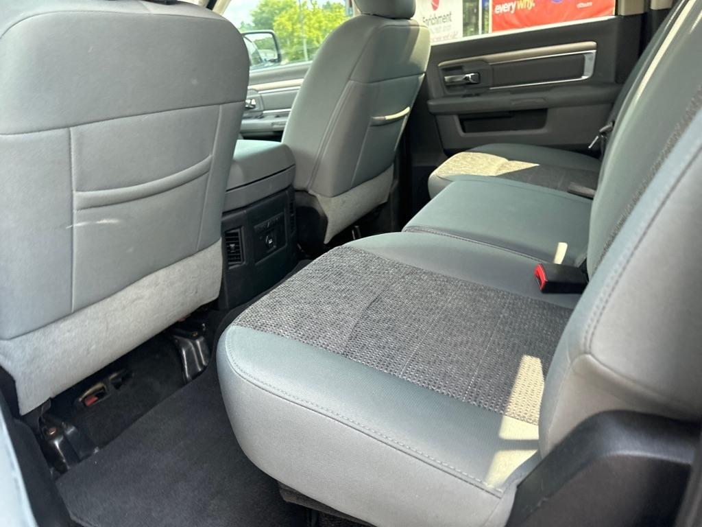 RAM 1500 4WD Crew Cab 140.5" Big Horn 2016