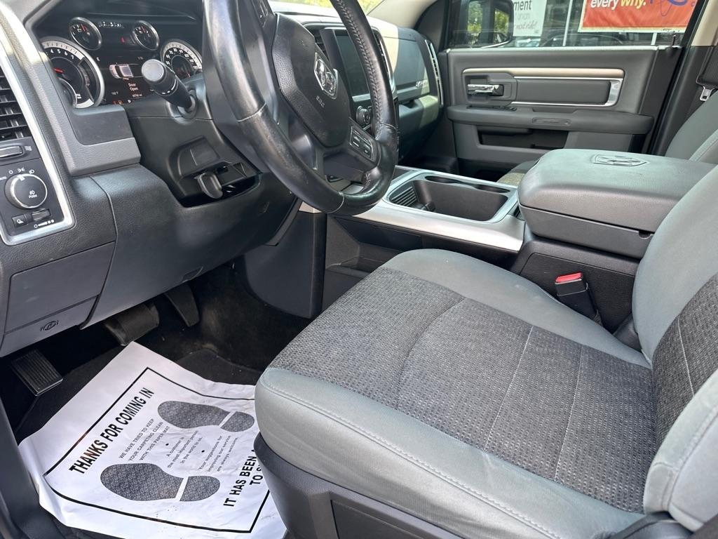RAM 1500 4WD Crew Cab 140.5" Big Horn 2016