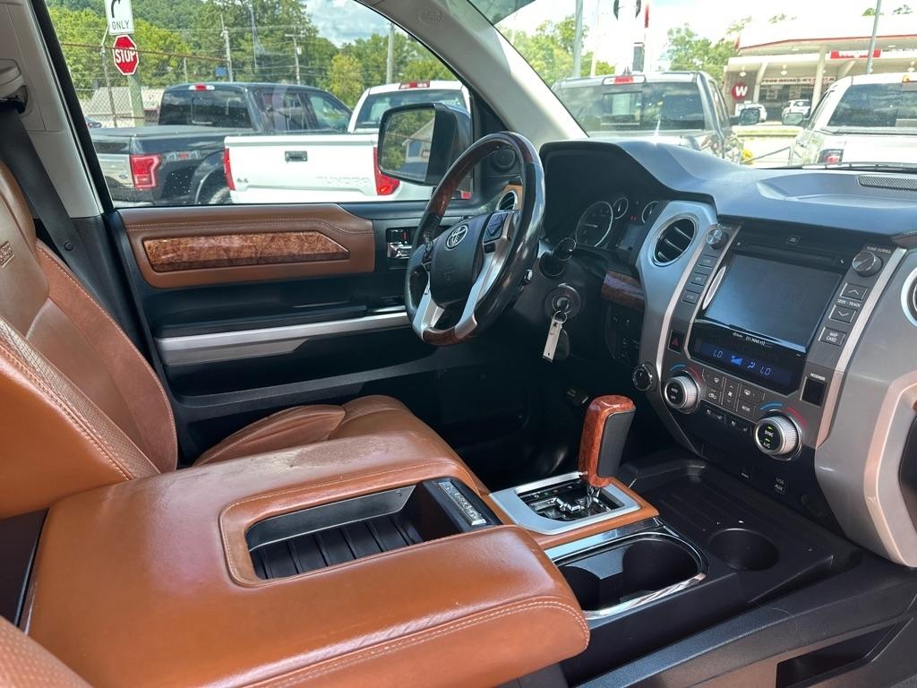 Toyota Tundra 4WD Truck CrewMax 5.7L V8 6-Spd AT Platinum (Natl) 2016