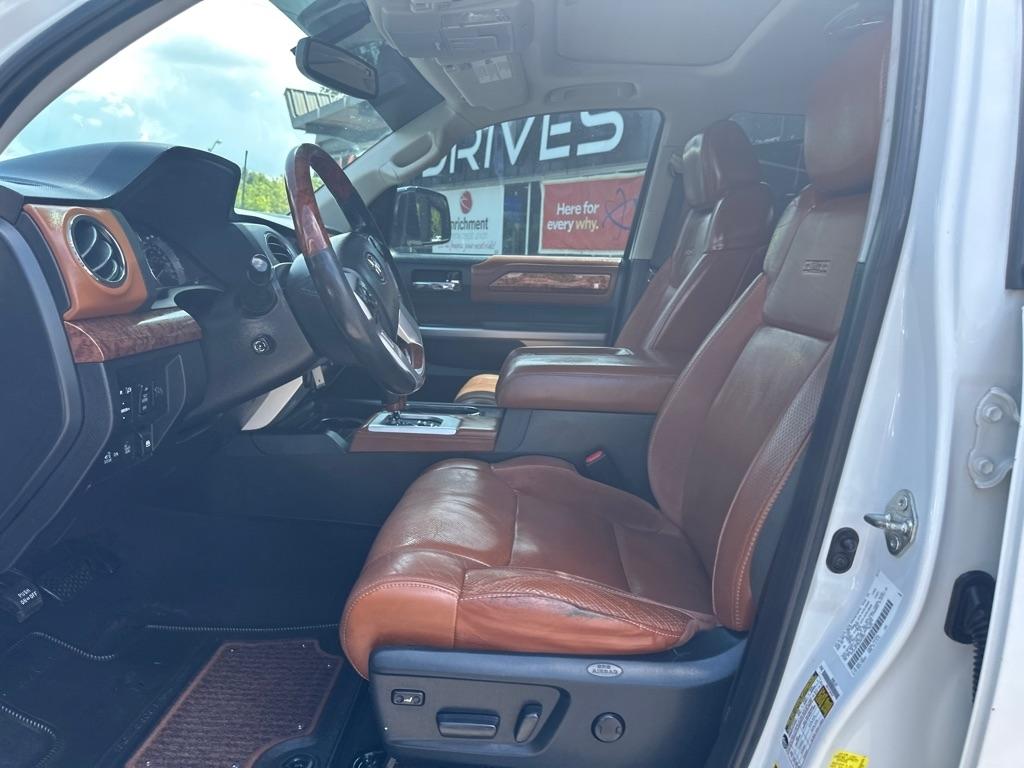 Toyota Tundra 4WD Truck CrewMax 5.7L V8 6-Spd AT Platinum (Natl) 2016