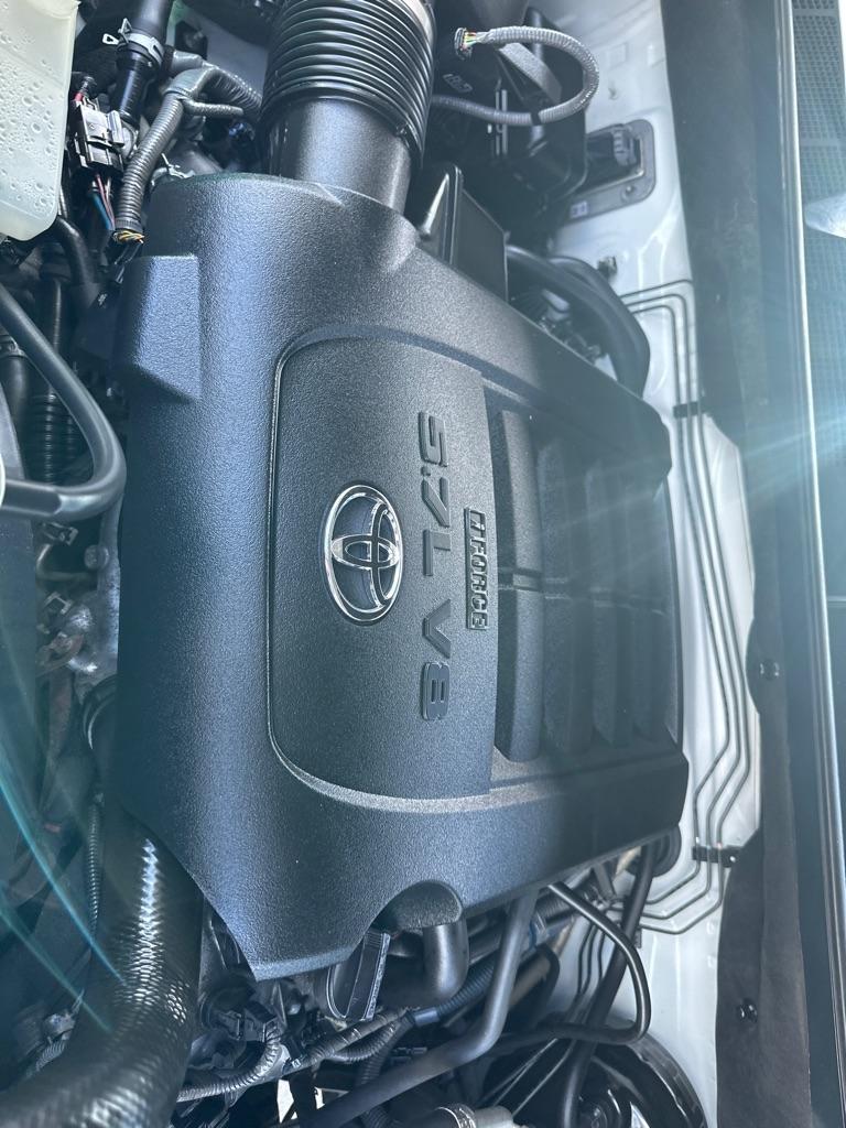Toyota Tundra 4WD Truck CrewMax 5.7L V8 6-Spd AT Platinum (Natl) 2016