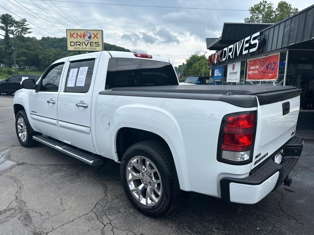 GMC Sierra 1500 4WD Crew Cab 143.5" Denali 2009