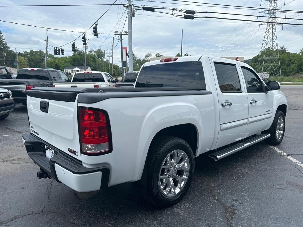 GMC Sierra 1500 4WD Crew Cab 143.5" Denali 2009