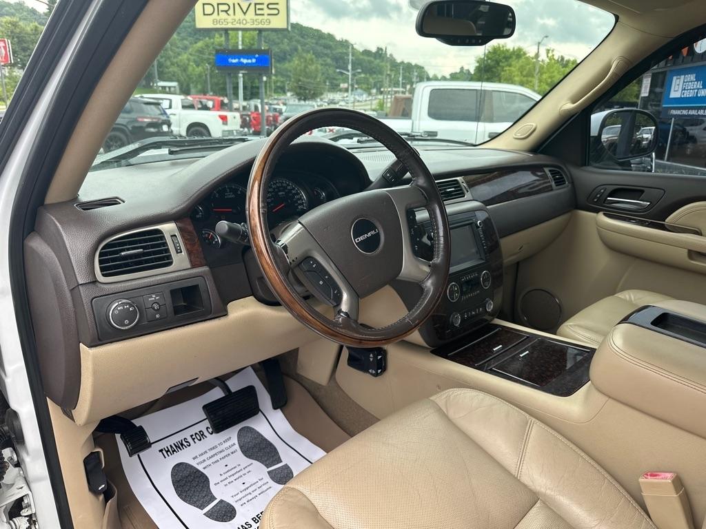 GMC Sierra 1500 4WD Crew Cab 143.5" Denali 2009