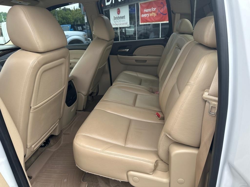 GMC Sierra 1500 4WD Crew Cab 143.5" Denali 2009