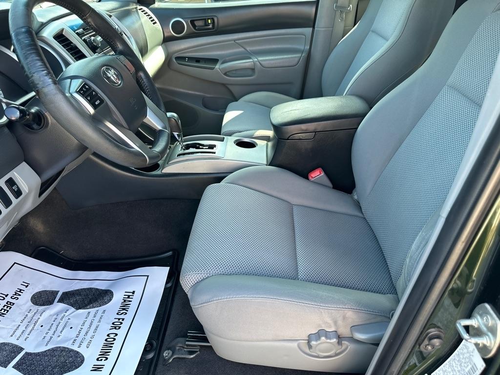 Toyota Tacoma 4WD Double Cab LB V6 AT (Natl) 2012