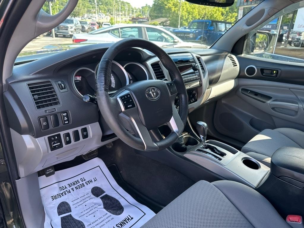 Toyota Tacoma 4WD Double Cab LB V6 AT (Natl) 2012