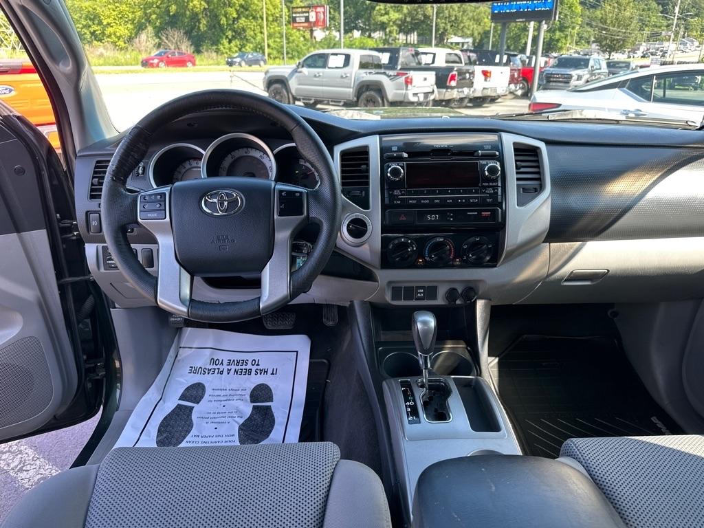 Toyota Tacoma 4WD Double Cab LB V6 AT (Natl) 2012