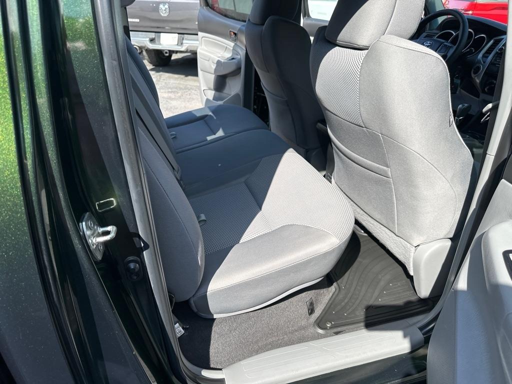 Toyota Tacoma 4WD Double Cab LB V6 AT (Natl) 2012