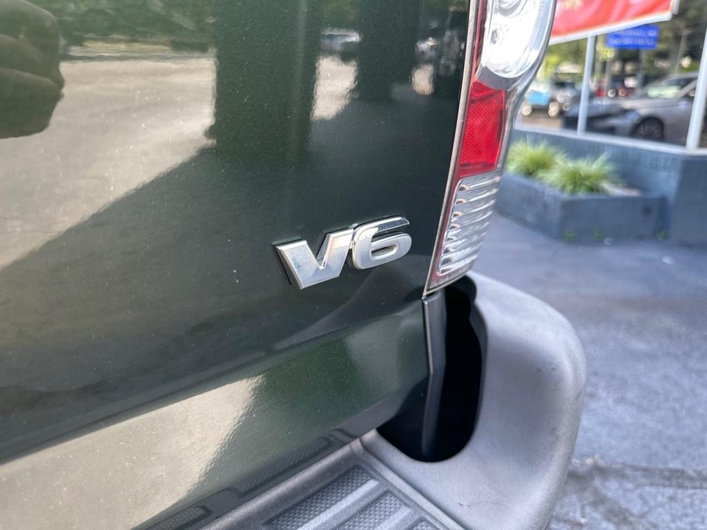 Toyota Tacoma 4WD Double Cab LB V6 AT (Natl) 2012