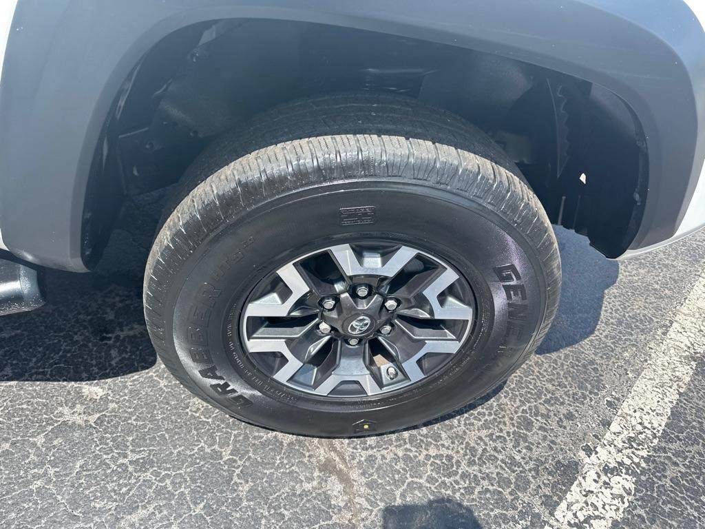 Toyota Tacoma TRD Off Road Double Cab 6' Bed V6 4x4 AT (Natl) 2017