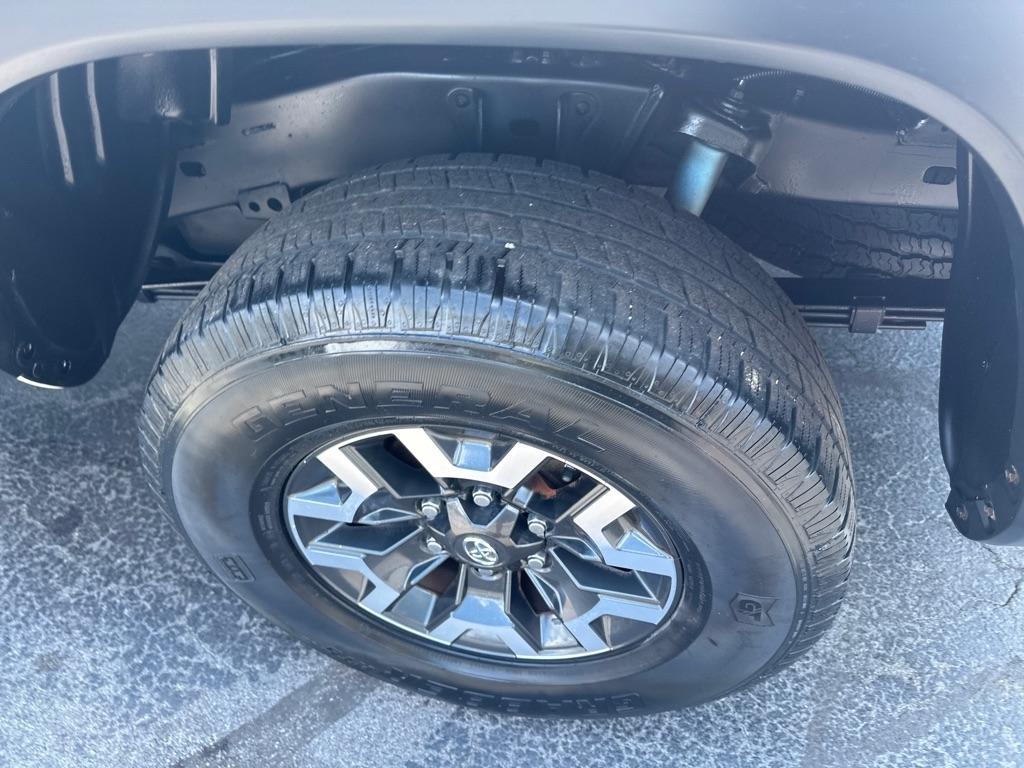 Toyota Tacoma TRD Off Road Double Cab 6' Bed V6 4x4 AT (Natl) 2017