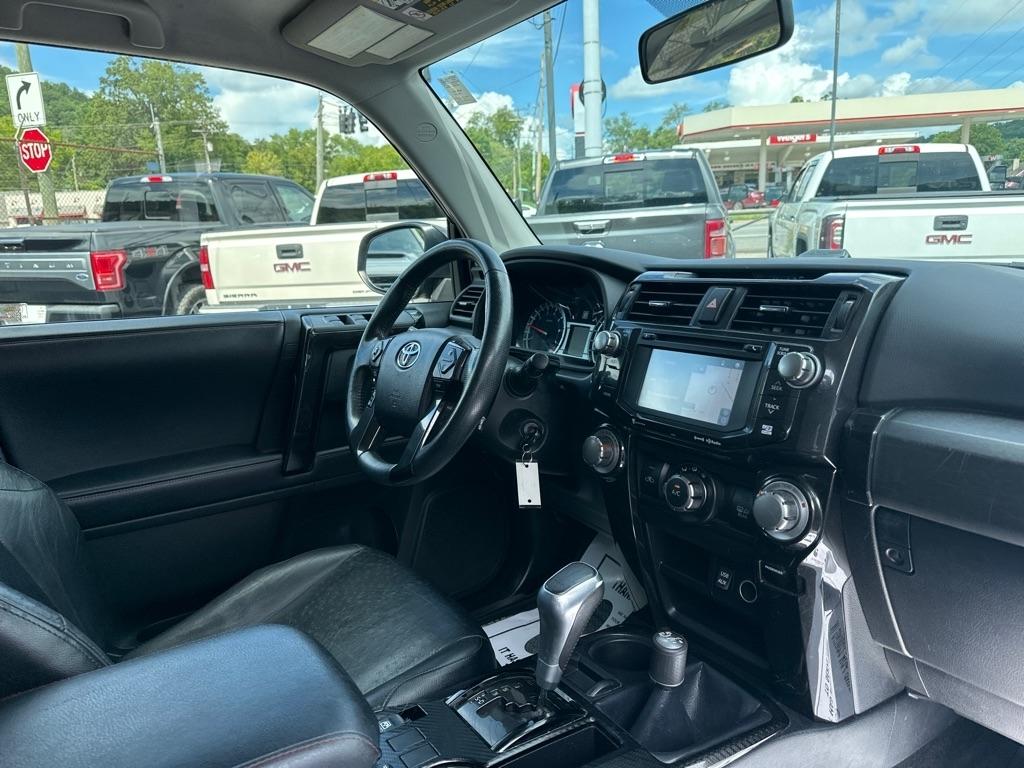 Toyota 4Runner TRD Off Road Premium 4WD (Natl) 2018