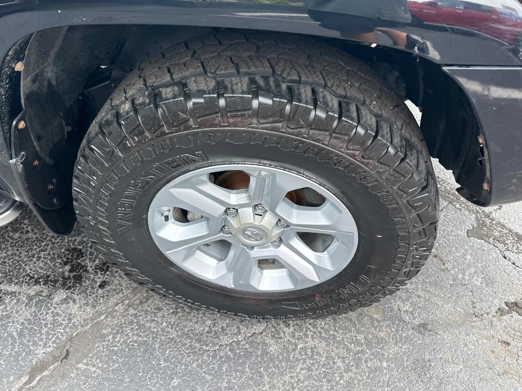 Toyota 4Runner TRD Off Road Premium 4WD (Natl) 2017