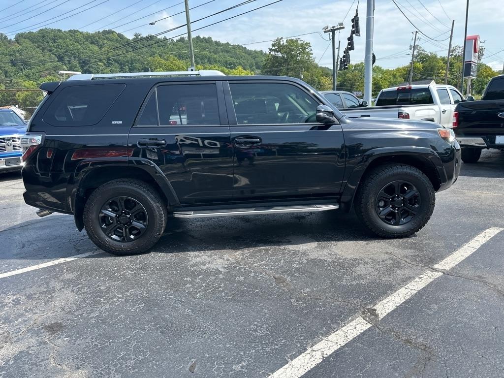 Toyota 4Runner TRD Off Road Premium 4WD (Natl) 2017