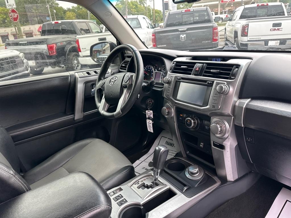 Toyota 4Runner TRD Off Road Premium 4WD (Natl) 2017