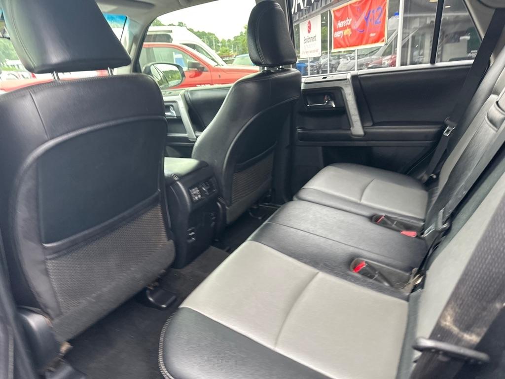 Toyota 4Runner TRD Off Road Premium 4WD (Natl) 2017