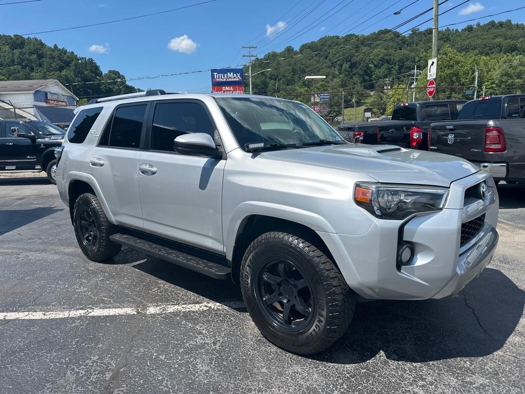 Toyota 4Runner TRD Off Road Premium 4WD (Natl) 2018