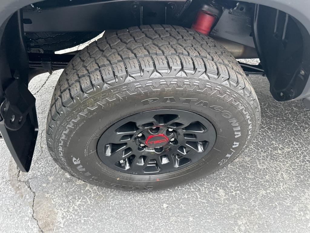Toyota Tacoma TRD Off Road Double Cab 5' Bed V6 4x4 MT (Natl) 2017