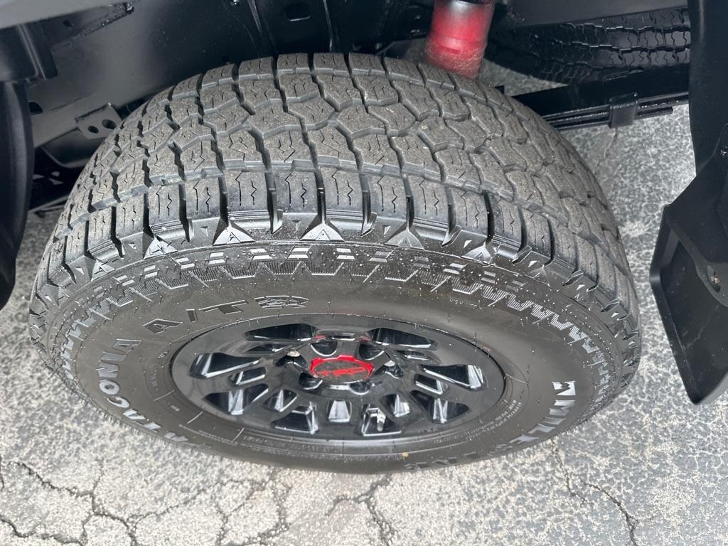 Toyota Tacoma TRD Off Road Double Cab 5' Bed V6 4x4 MT (Natl) 2017