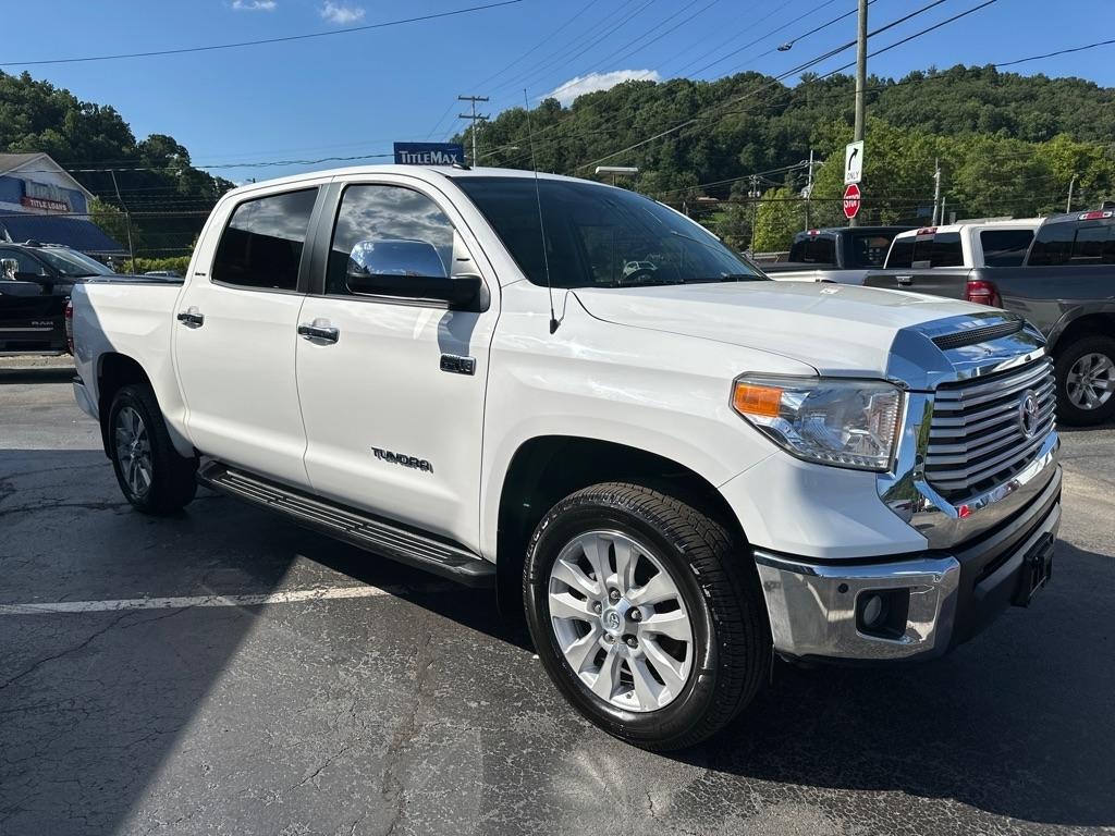 Toyota Tundra 4WD Limited CrewMax 5.5' Bed 5.7L (Natl) 2017