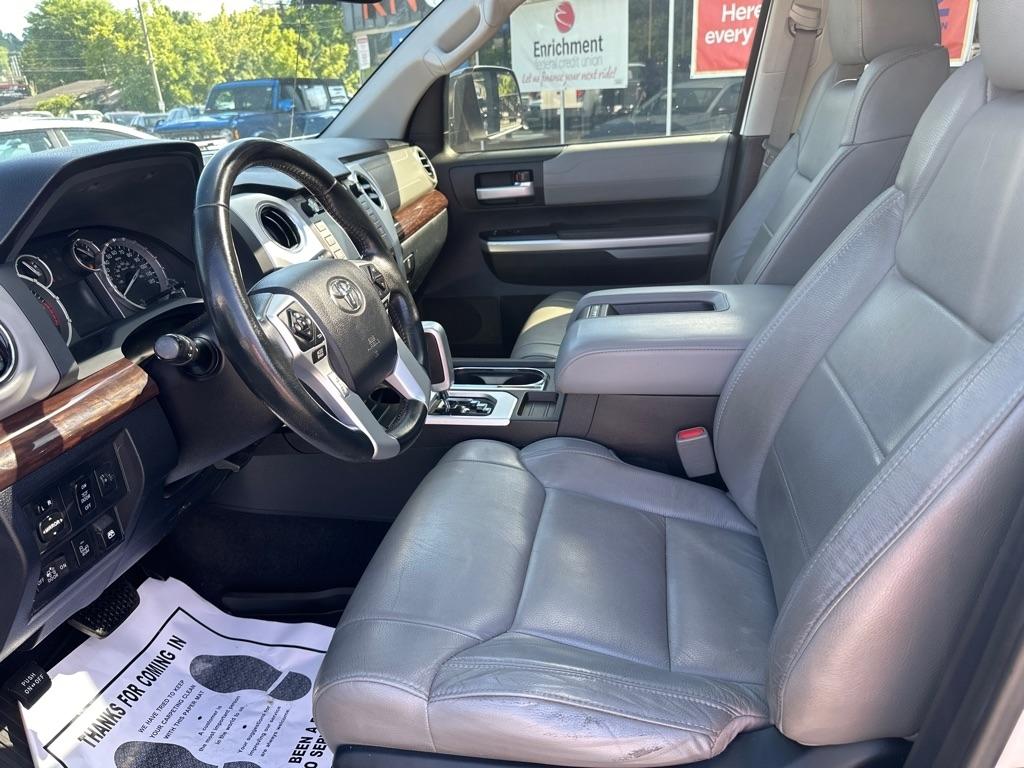 Toyota Tundra 4WD Limited CrewMax 5.5' Bed 5.7L (Natl) 2017