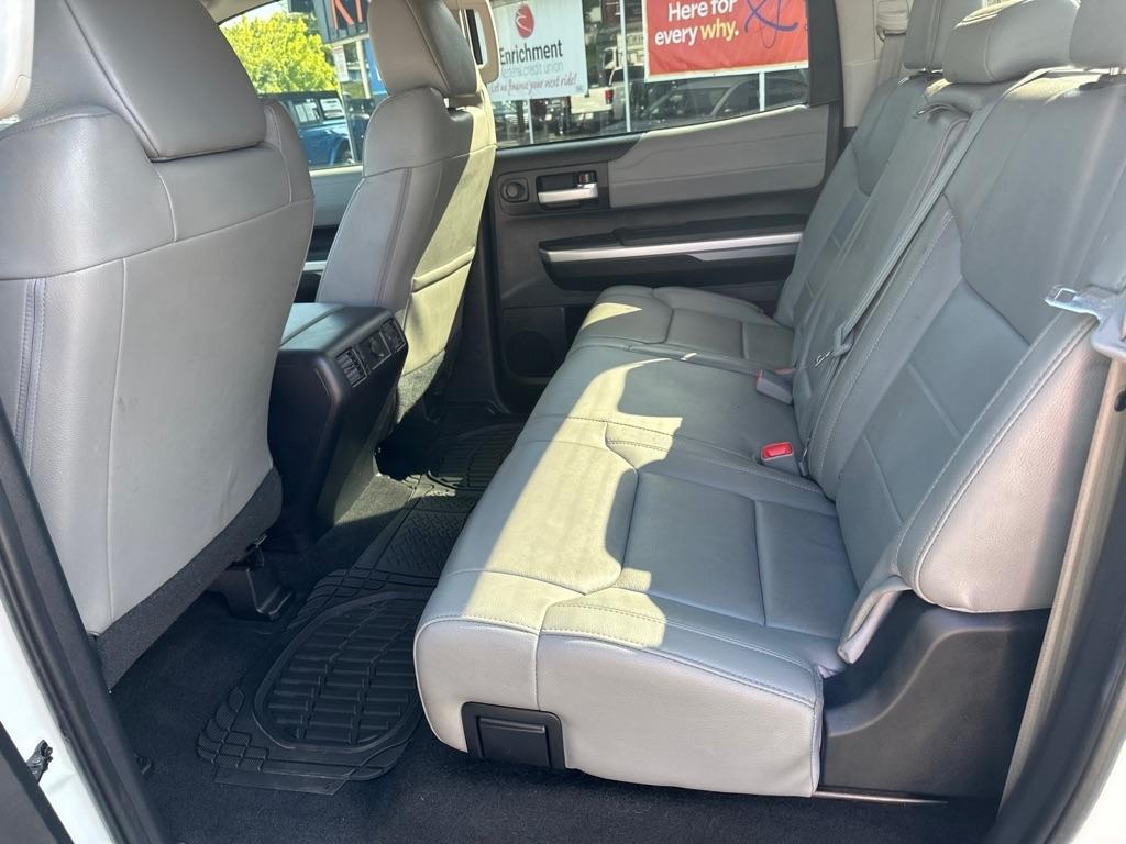 Toyota Tundra 4WD Limited CrewMax 5.5' Bed 5.7L (Natl) 2017