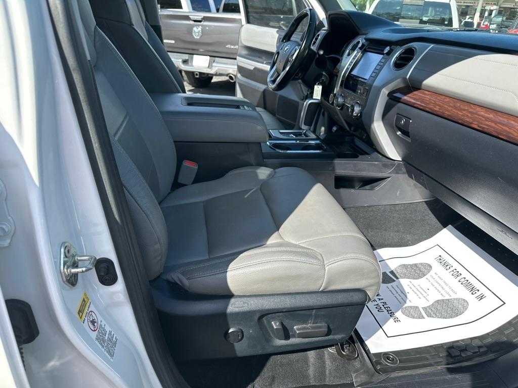 Toyota Tundra 4WD Limited CrewMax 5.5' Bed 5.7L (Natl) 2017