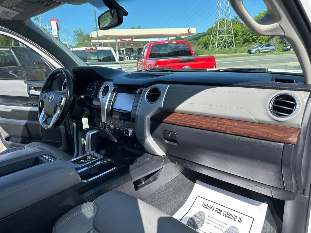 Toyota Tundra 4WD Limited CrewMax 5.5' Bed 5.7L (Natl) 2017