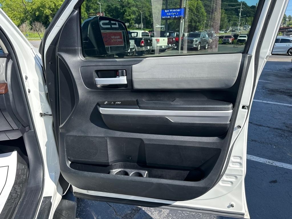 Toyota Tundra 4WD Limited CrewMax 5.5' Bed 5.7L (Natl) 2017
