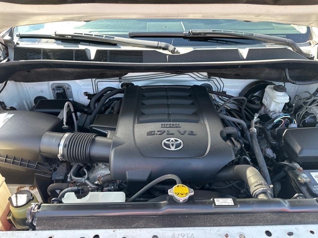 Toyota Tundra 4WD Limited CrewMax 5.5' Bed 5.7L (Natl) 2017